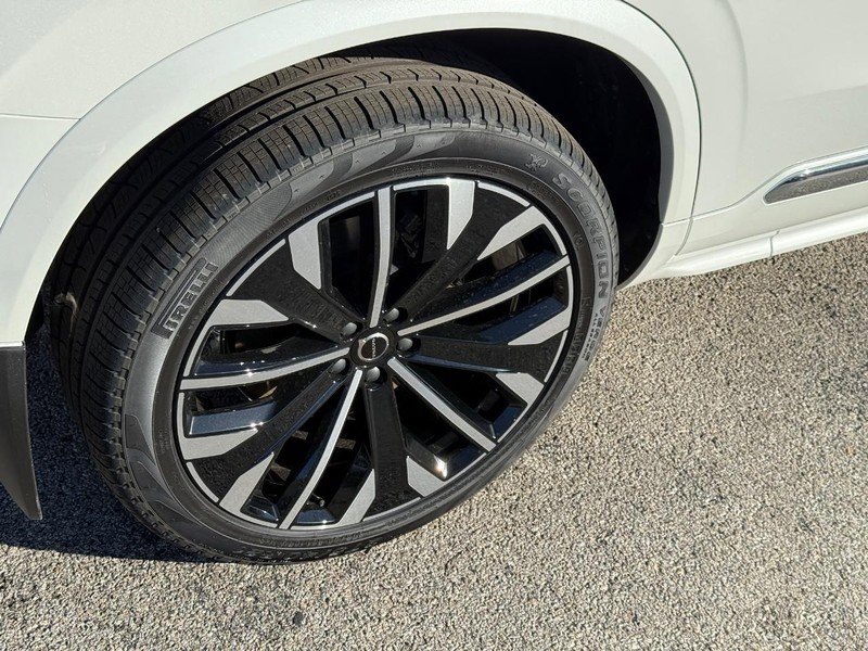 New 2026 Volvo XC90 B6 Plus w/ Protection Package image 4