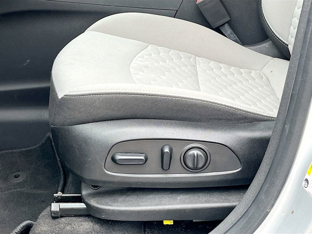 Used 2021 Chevrolet Equinox LS w/ LS Convenience Package AWD/4WD image 18