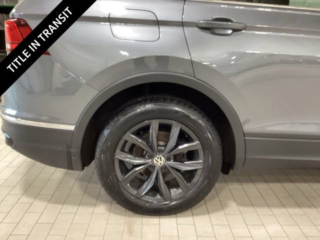 Certified 2024 Volkswagen Tiguan SE w/ Panoramic Sunroof Package FWD image 9