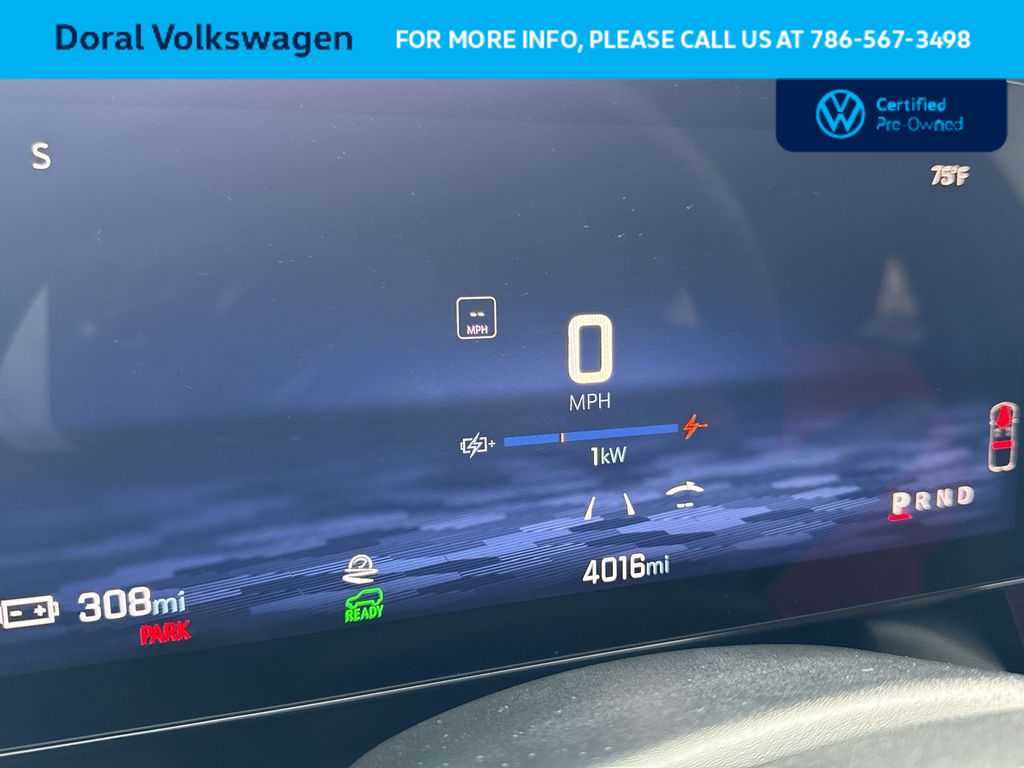 Used 2025 Chevrolet Equinox EV RS FWD image 16