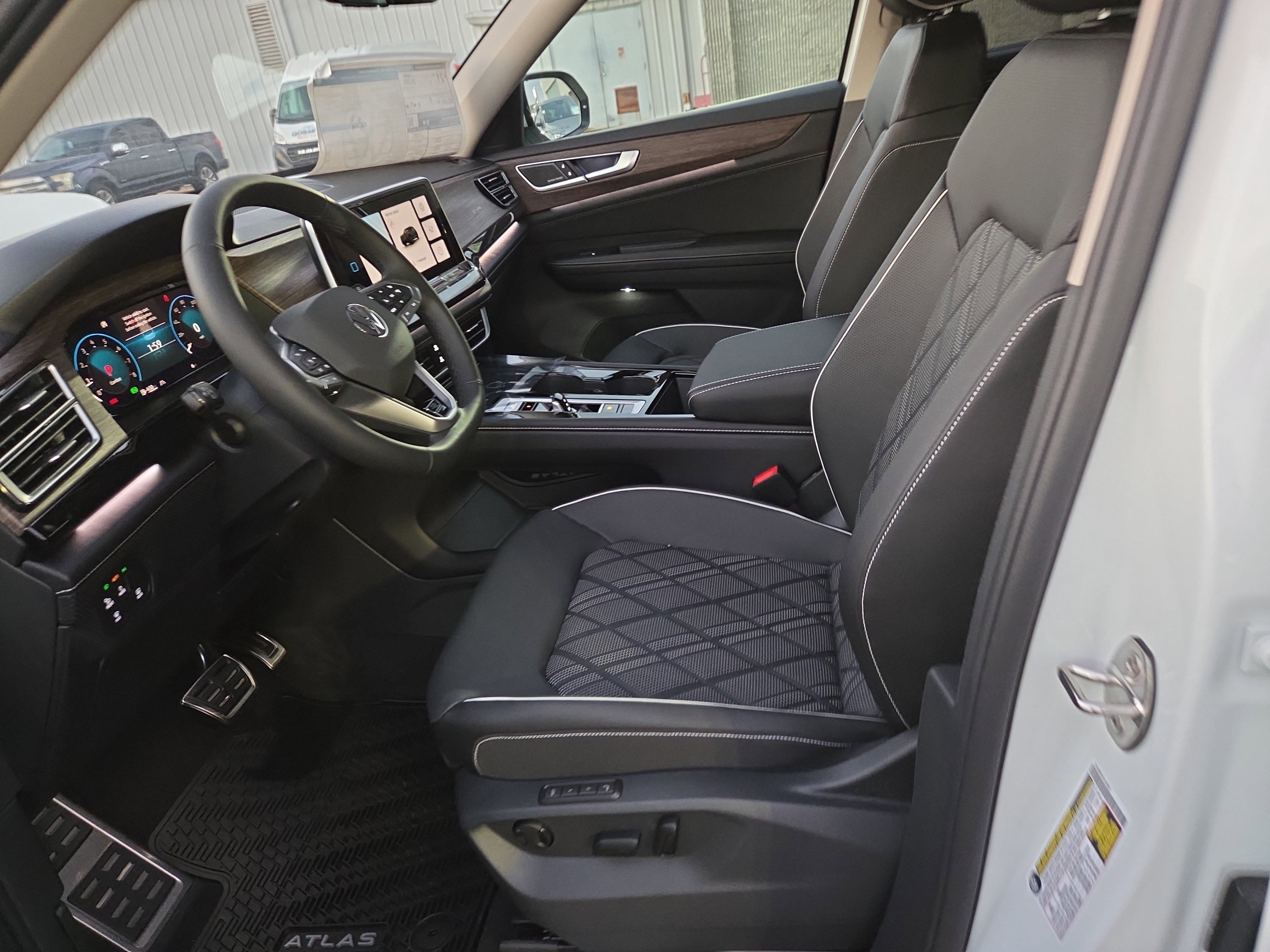 New 2026 Volkswagen Atlas SEL Premium R-Line image 4