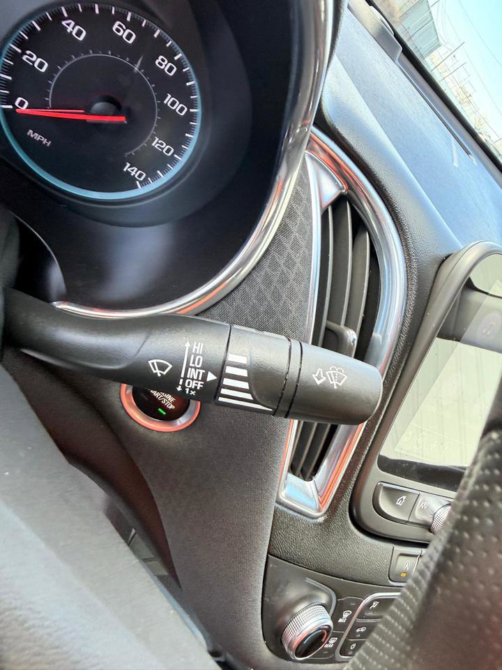 Used 2020 Chevrolet Malibu LT image 16