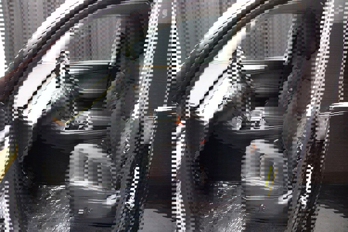 Used 2022 Tesla Model Y Long Range image 11