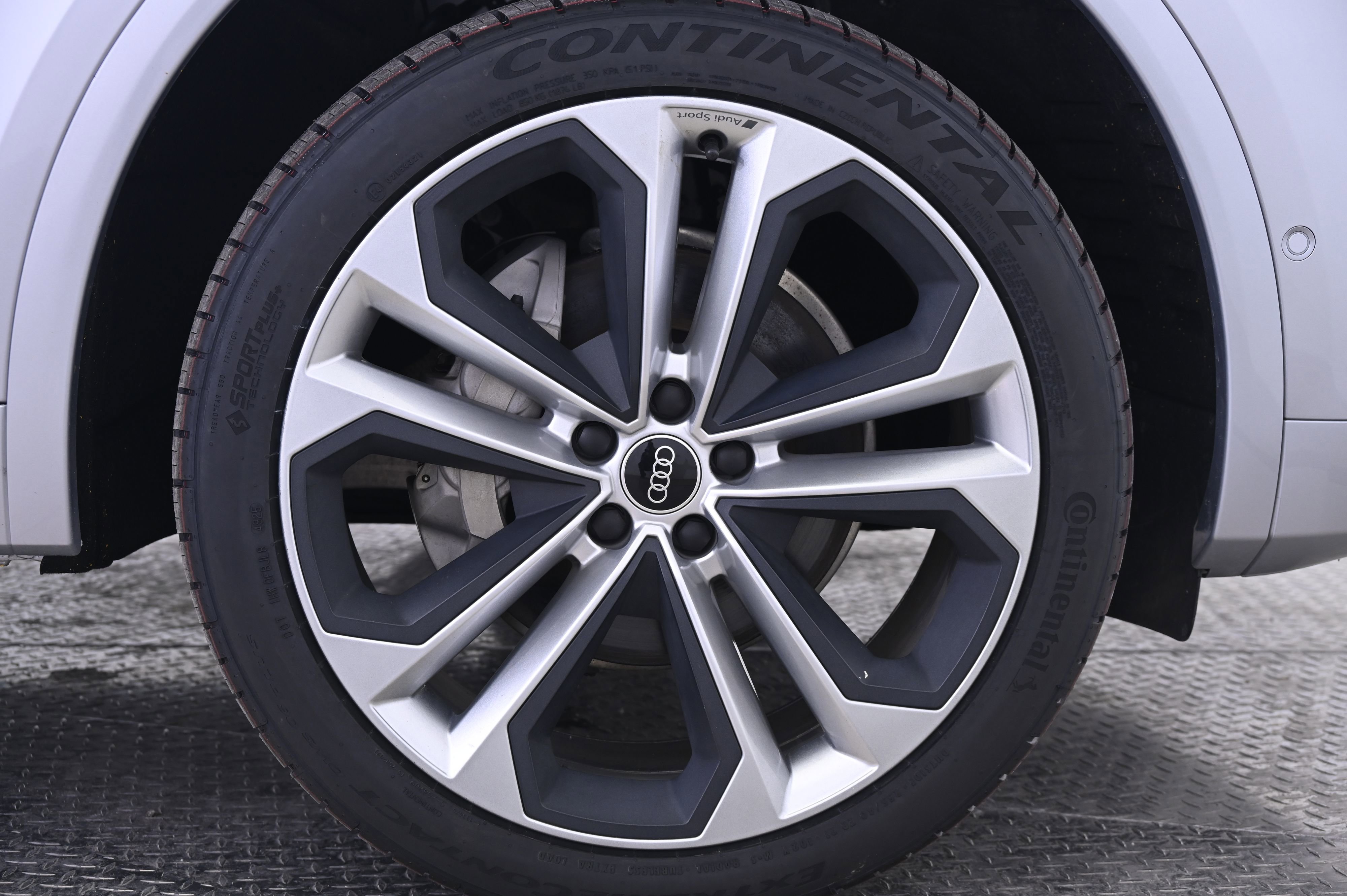 Used 2023 Audi Q5 2.0T Prestige w/ Prestige Package image 14