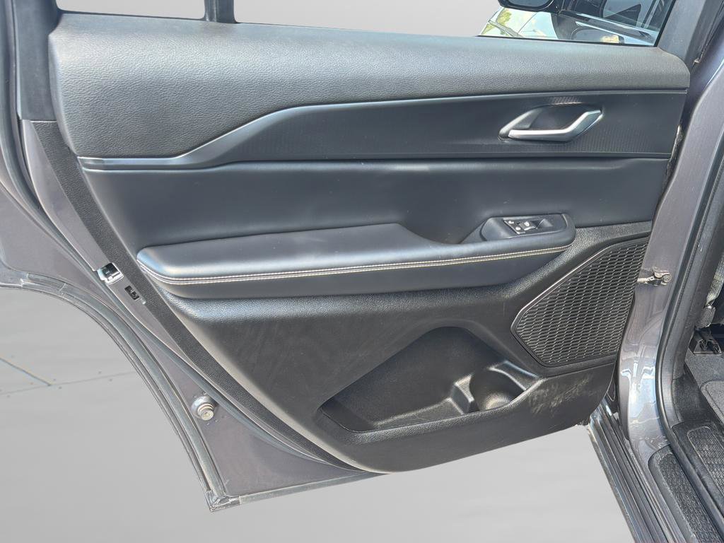 Used 2023 Jeep Grand Cherokee L Laredo image 15