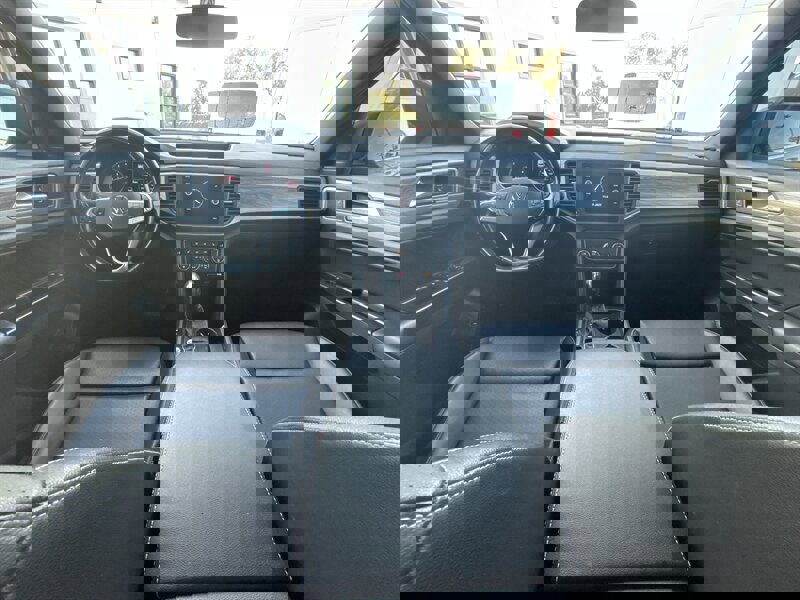 Used 2020 Volkswagen Atlas Cross Sport SE w/ Panoramic Sunroof Package image 25