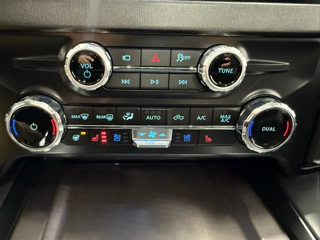 Used 2026 Ford F450 Platinum w/ FX4 Off-Road Package AWD/4WD image 42