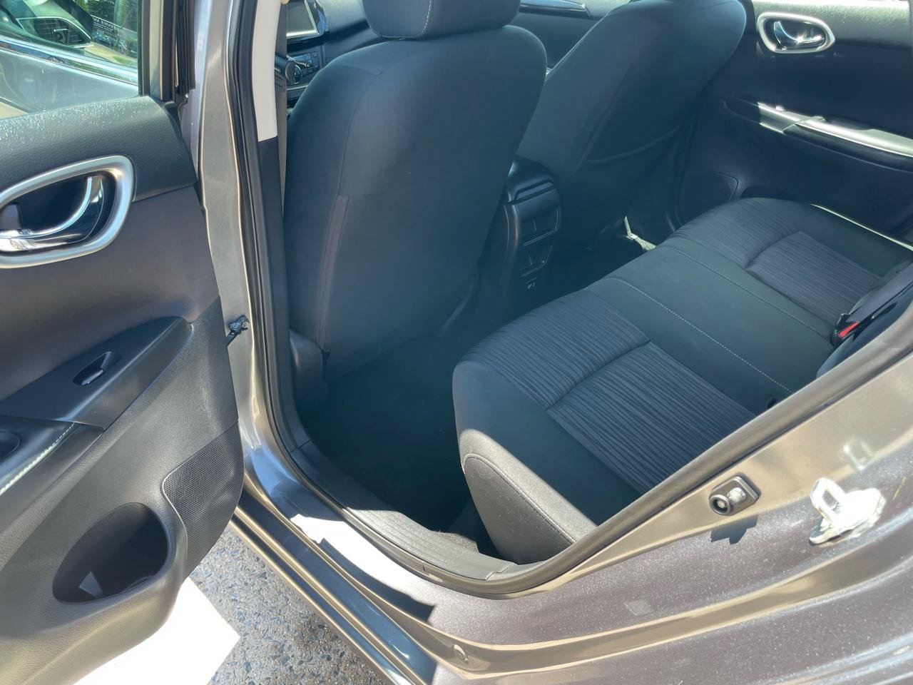 Used 2019 Nissan Sentra SV FWD image 31