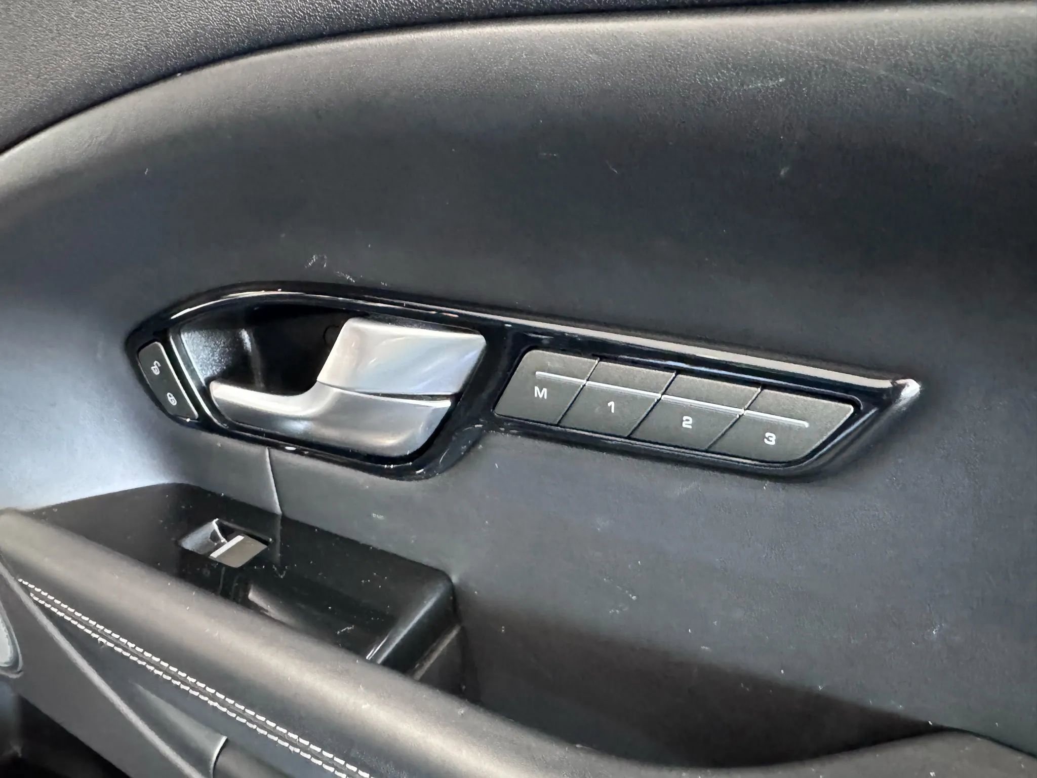 Used 2017 Land Rover Range Rover Evoque HSE image 15