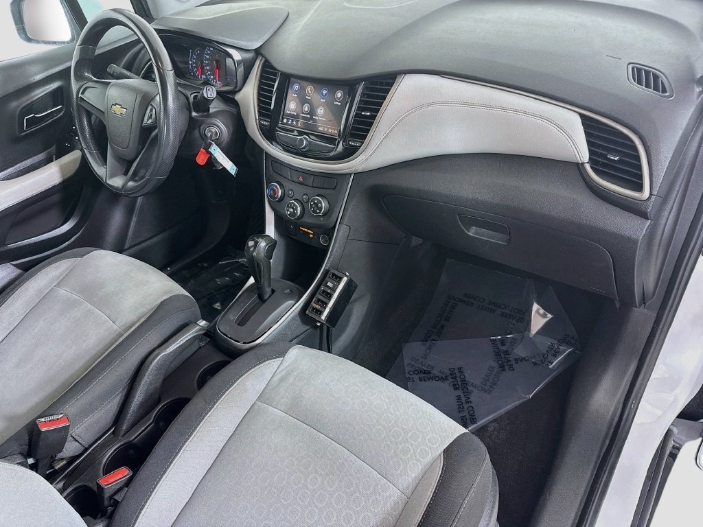 Used 2020 Chevrolet Trax LS FWD image 27
