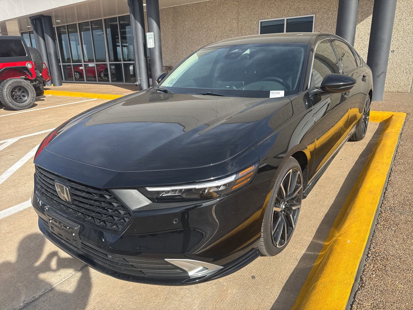 Used 2025 Honda Accord Touring image 3