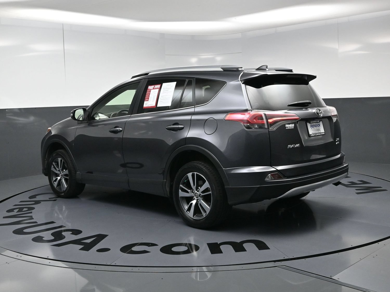 Used 2018 Toyota RAV4 XLE AWD/4WD image 7