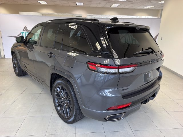Used 2025 Jeep Grand Cherokee Summit AWD/4WD image 6