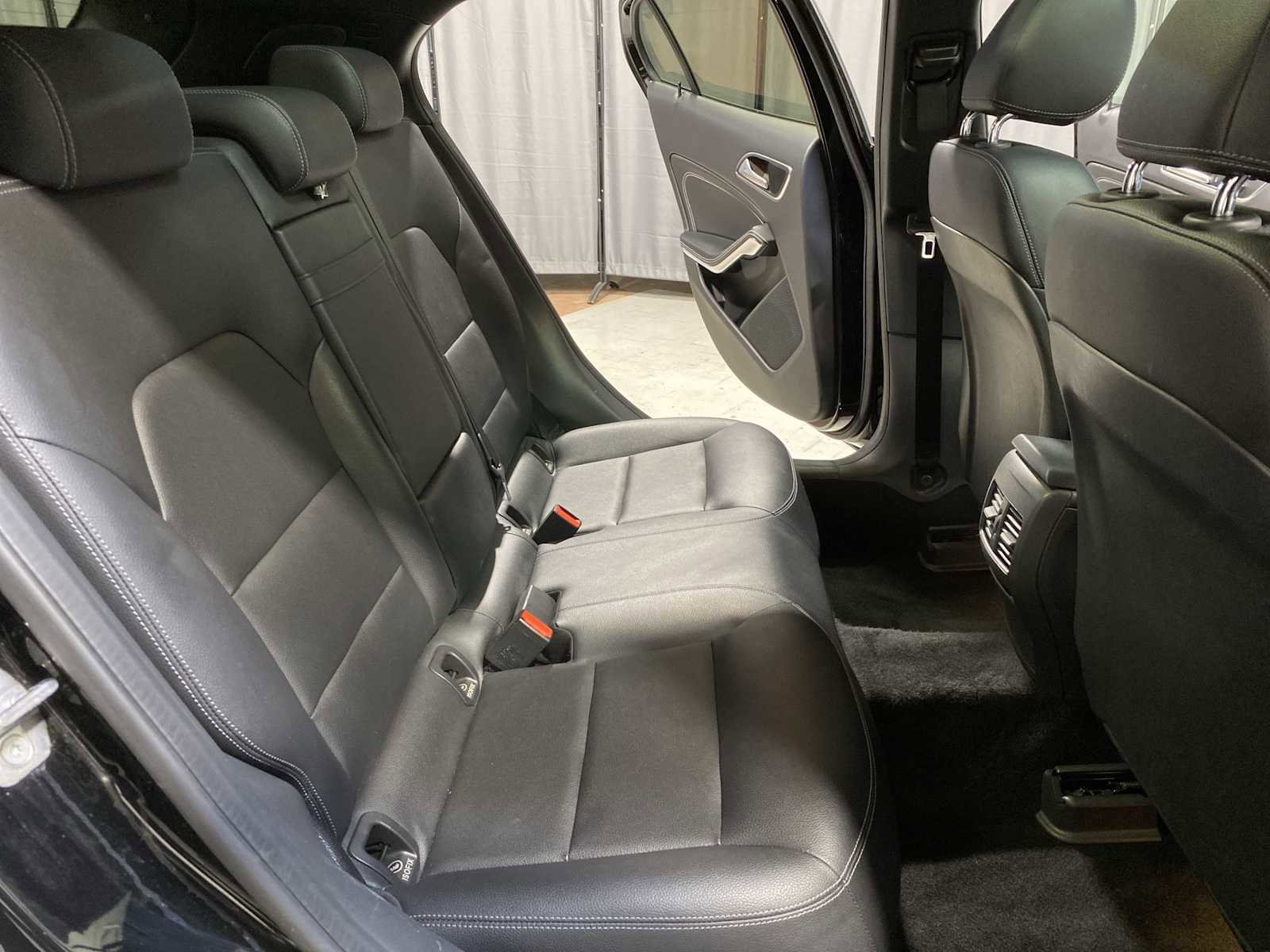 Used 2019 Mercedes-Benz GLA 250 4MATIC image 13