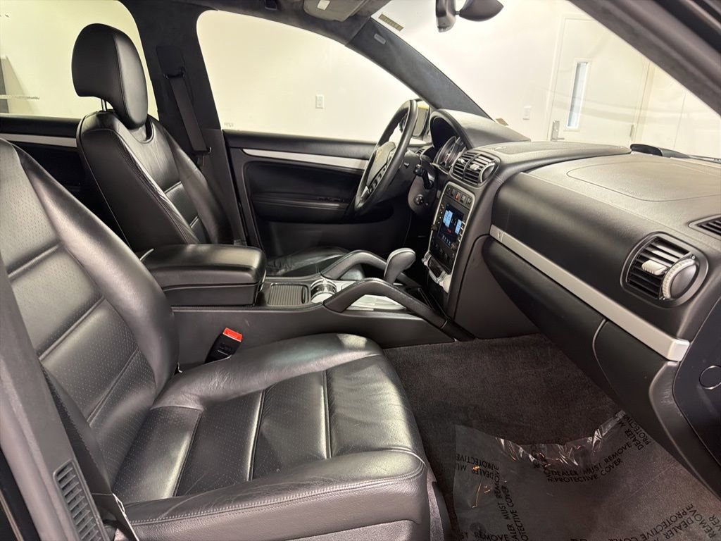 Used 2006 Porsche Cayenne Turbo AWD/4WD image 25