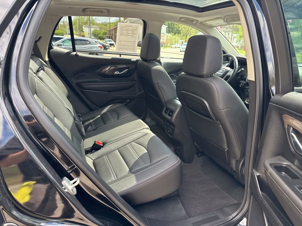 Used 2023 GMC Terrain Denali w/ Black Diamond Edition image 27
