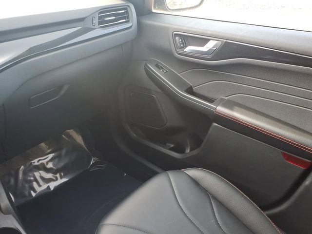 Used 2025 Ford Escape ST-Line Elite w/ Premium Technology Package image 40