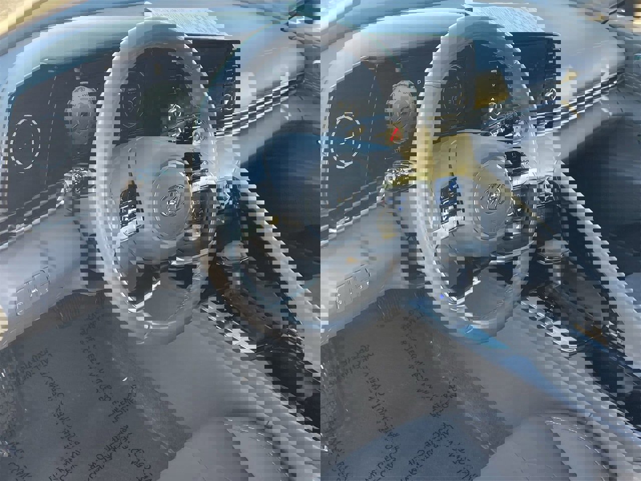 Certified 2022 Hyundai Elantra SEL w/ Convenience Package image 17