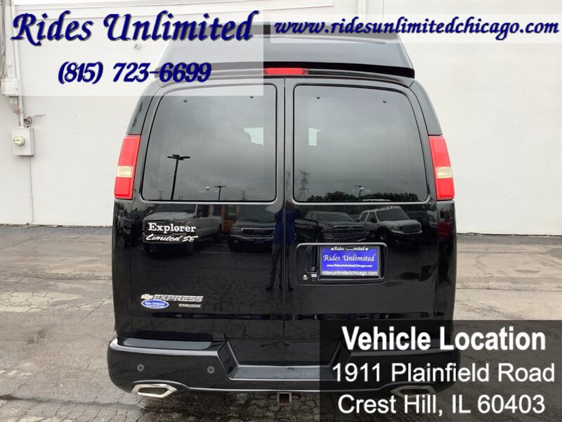 Used 2015 Chevrolet Express 2500 Extended RWD image 6