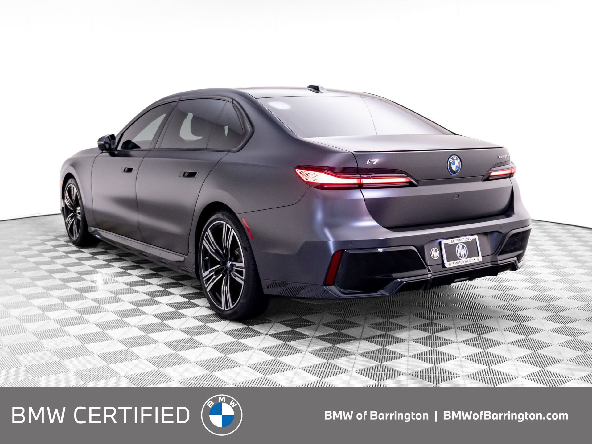Used 2023 BMW i7 xDrive60 AWD/4WD image 3