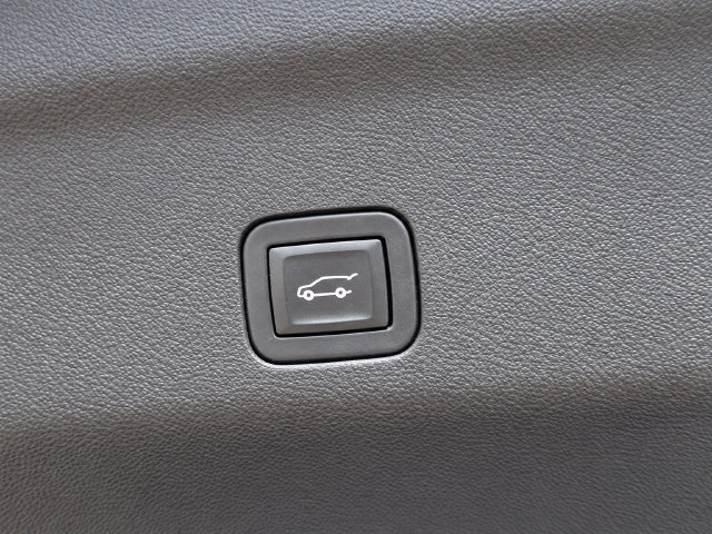 Used 2021 Chevrolet Tahoe LT w/ LT Signature Package RWD image 9