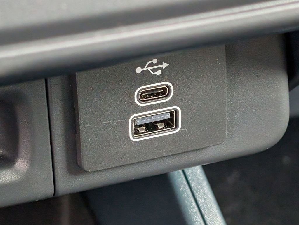 New 2025 Ford Maverick Lariat w/ 4K Tow Package image 36