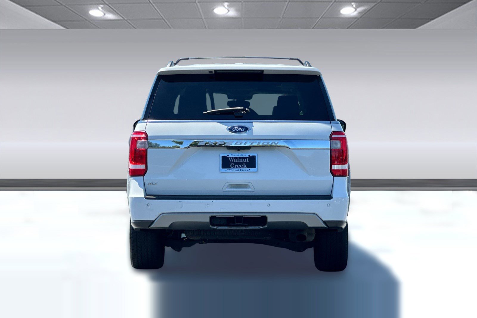 Used 2019 Ford Expedition XLT w/ Equipment Group 202A RWD image 9