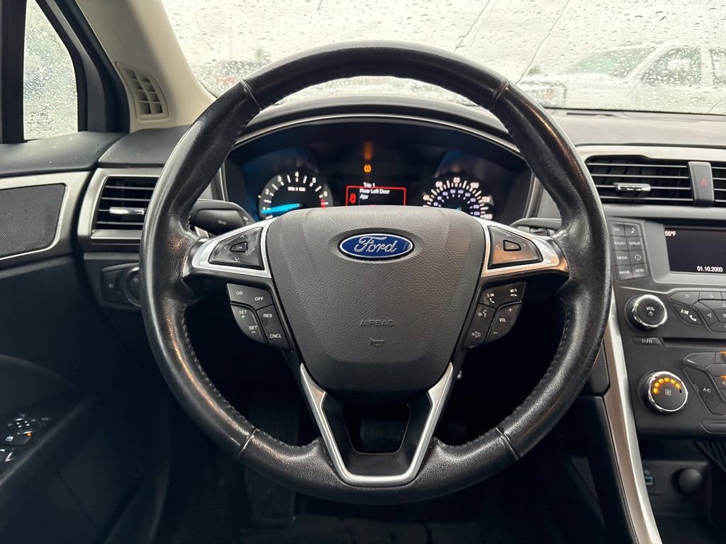 Used 2017 Ford Fusion SE w/ Equipment Group 201A FWD image 18