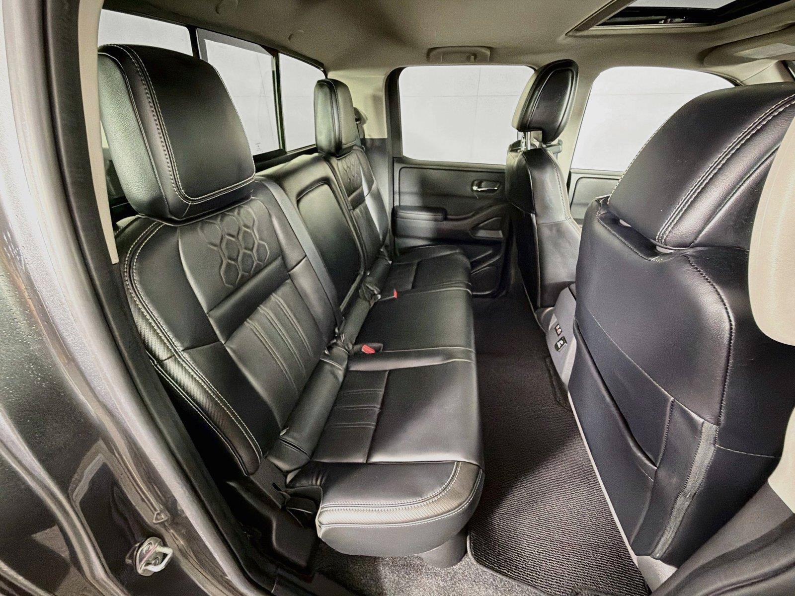 Used 2025 Nissan Frontier SL AWD/4WD image 30