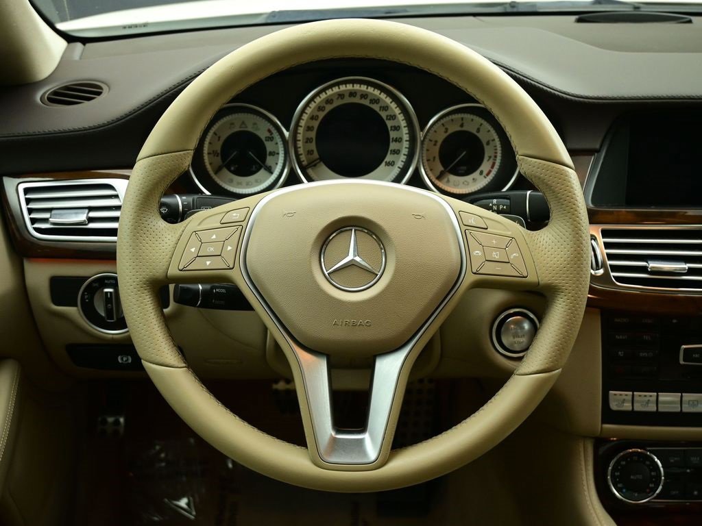 Used 2013 Mercedes-Benz CLS 550 4MATIC image 3