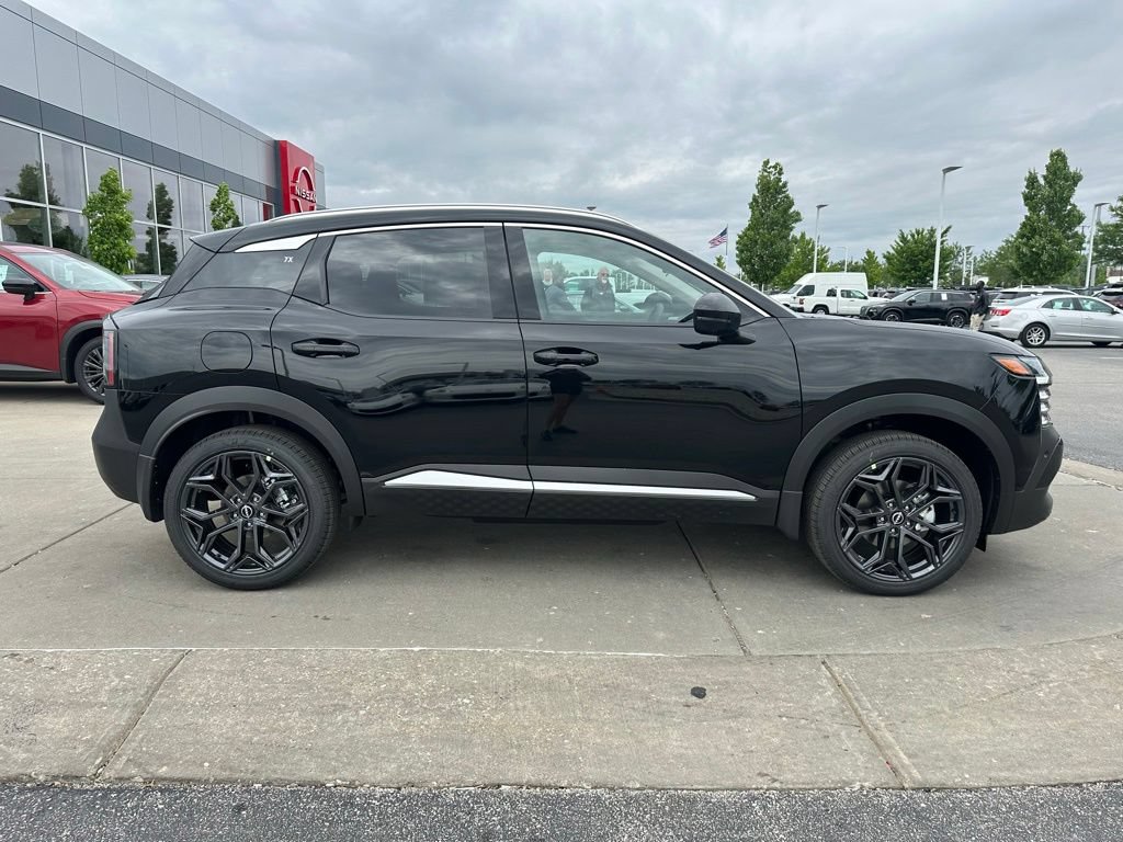 New 2026 Nissan Kicks SR w/ SR Premium Package AWD/4WD image 7