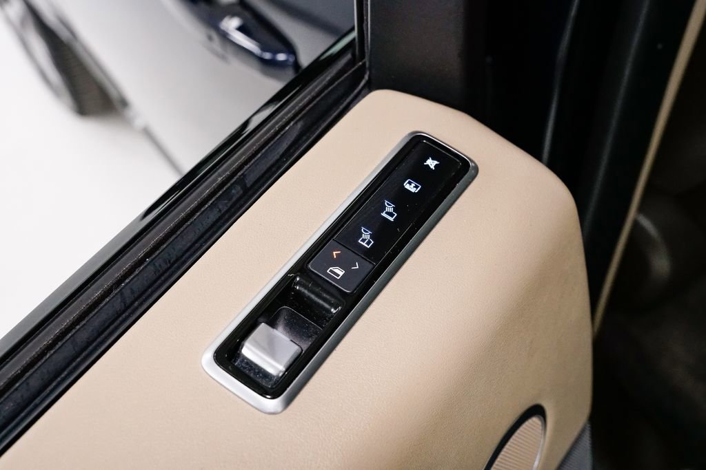 Used 2020 Land Rover Range Rover HSE image 33