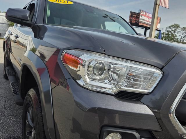 Used 2021 Toyota Tacoma SR5 w/ SR5 Appearance Package (SM) image 19