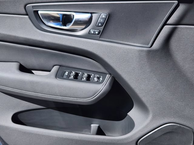 New 2026 Volvo XC60 B5 Plus w/ Climate Package AWD/4WD image 9