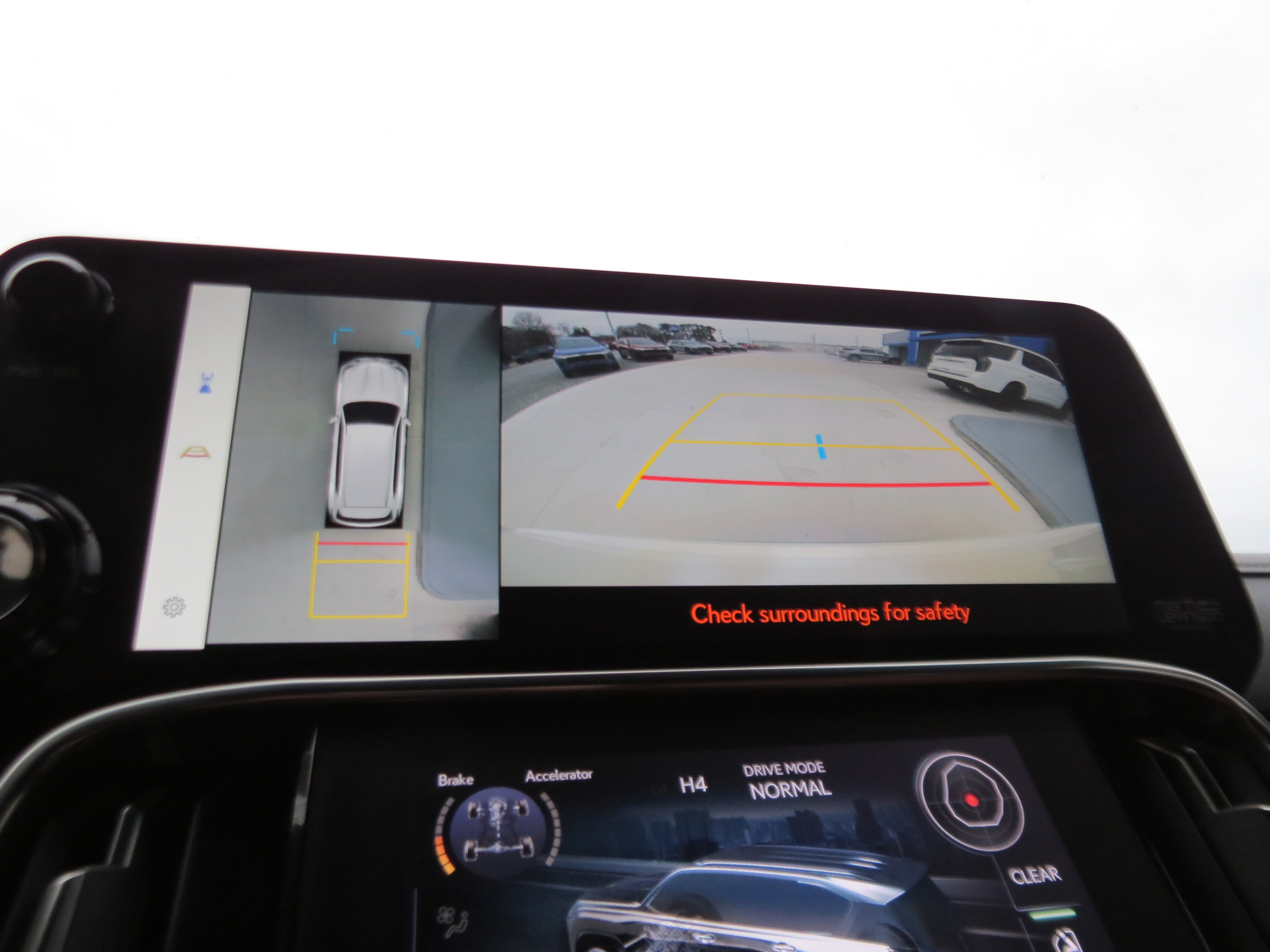 Used 2024 Lexus LX 600 4WD w/ Luxury Package image 27