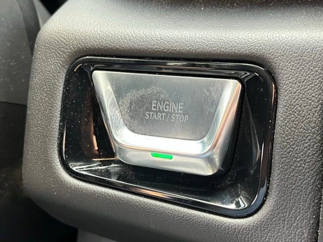 Used 2025 GMC Yukon XL Denali AWD/4WD image 20