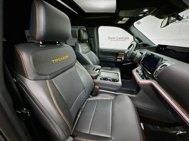 Used 2025 Ford Expedition Tremor AWD/4WD image 31