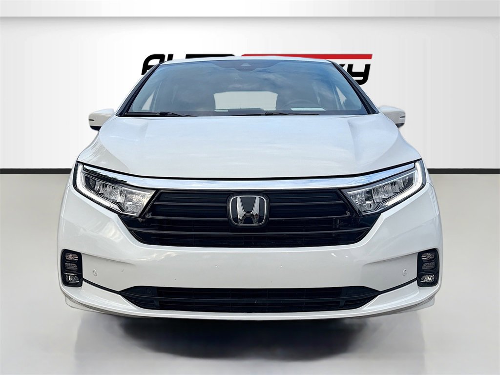 Used 2024 Honda Odyssey Elite image 2