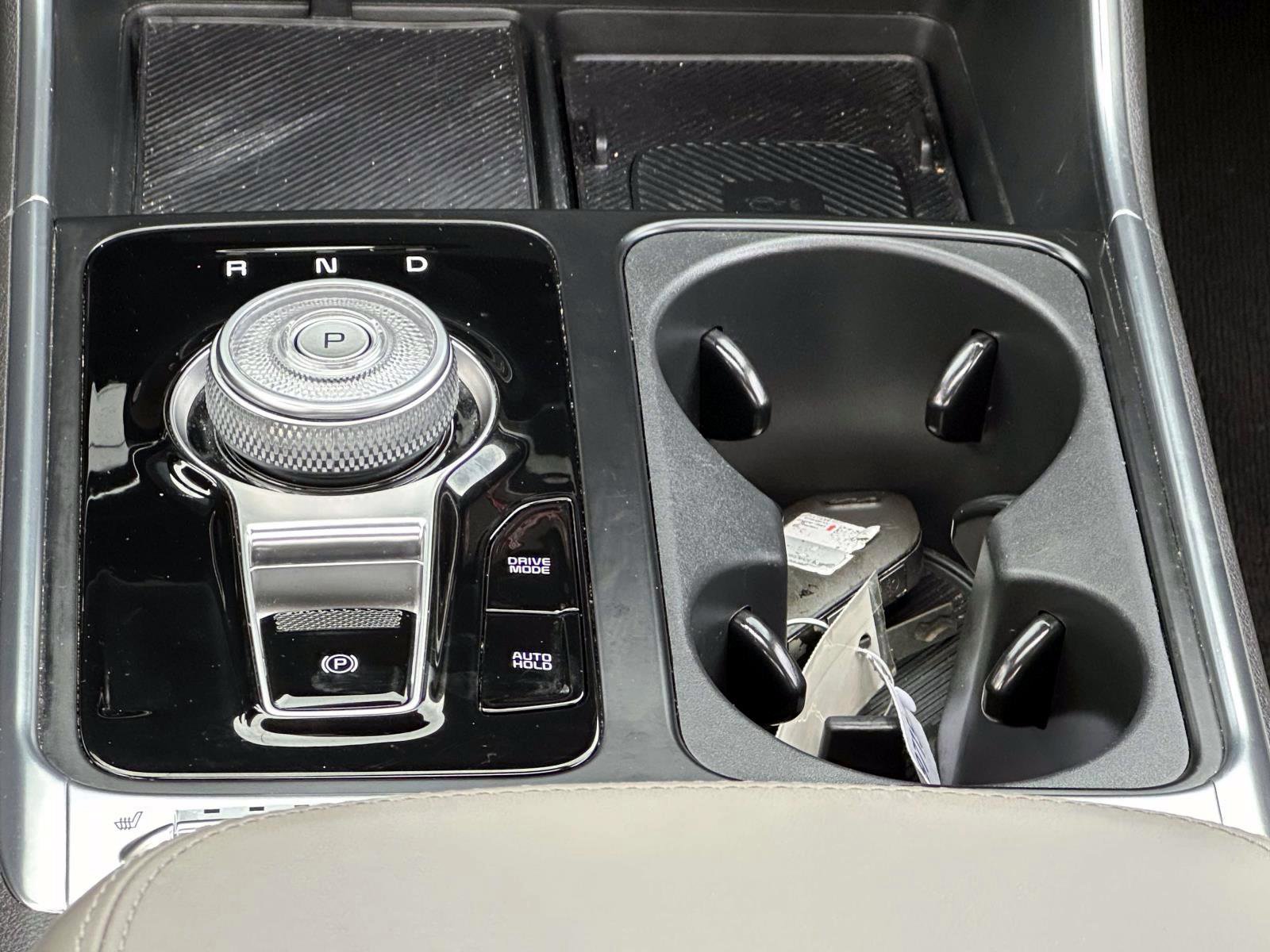 Used 2025 Kia Carnival SX FWD image 21
