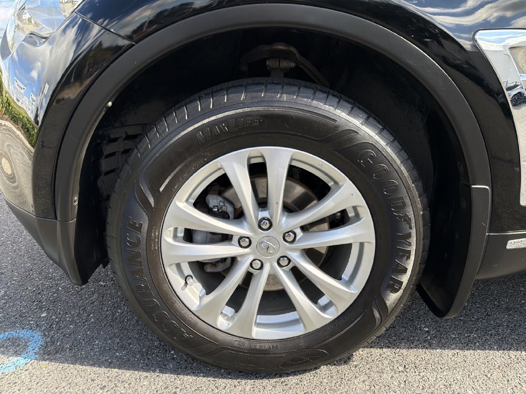 Used 2011 INFINITI FX35 AWD w/ Premium Pkg image 16