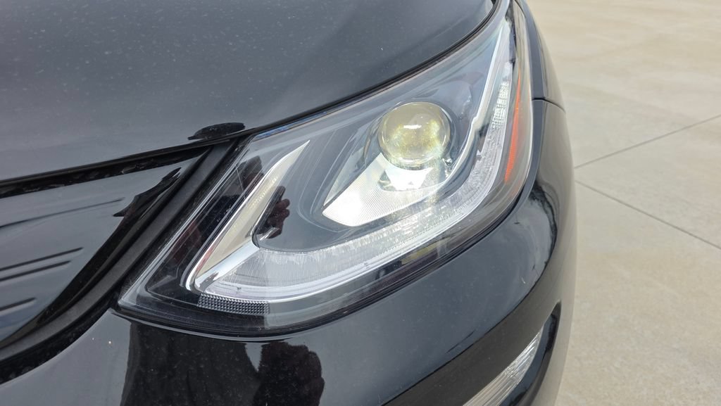 Used 2020 Chevrolet Bolt LT FWD image 9