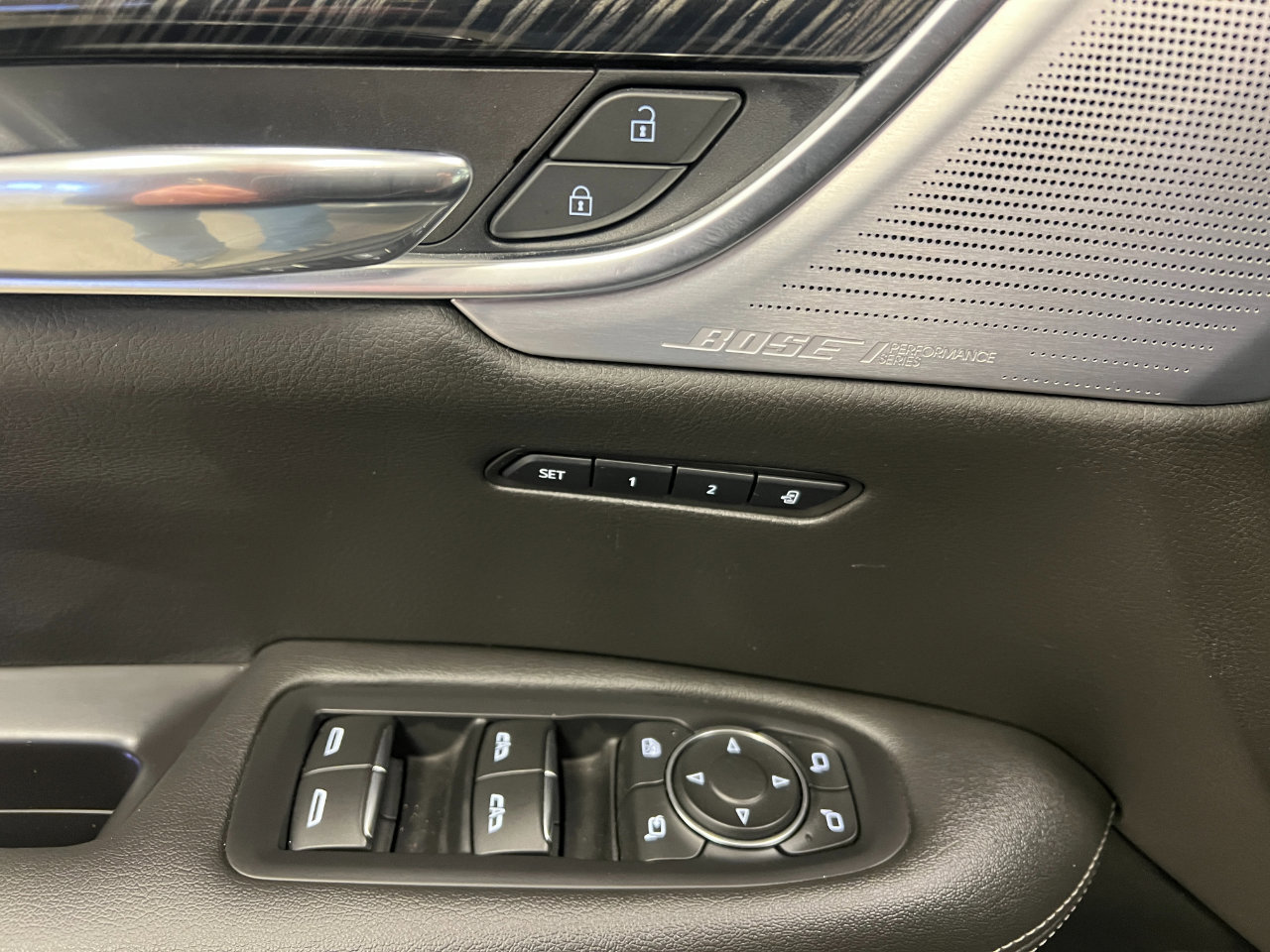 Used 2024 Cadillac XT6 Premium Luxury image 36