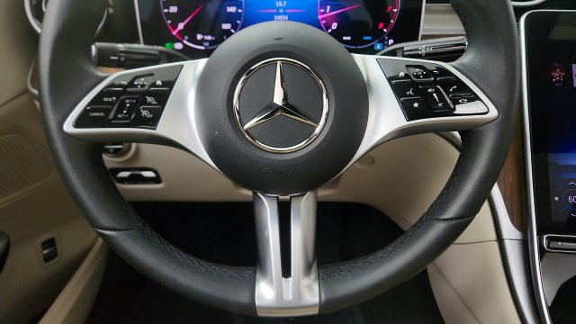 Used 2025 Mercedes-Benz C 300 Sedan image 61