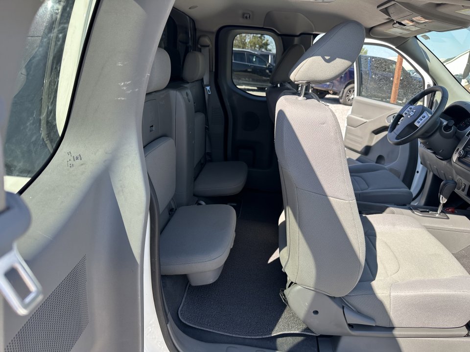 Used 2020 Nissan Frontier S image 17