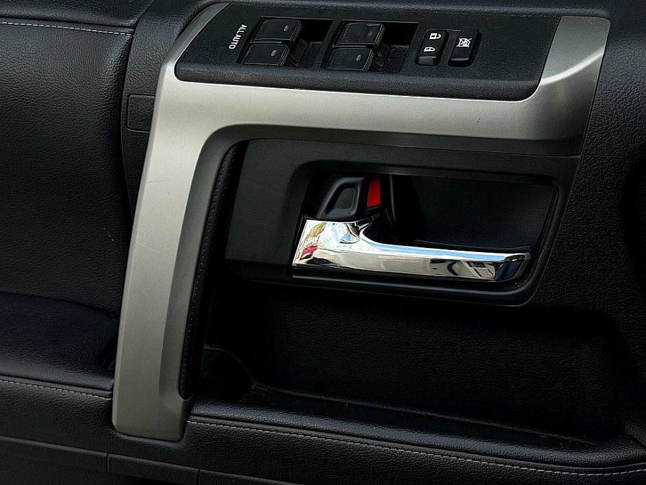 Used 2019 Toyota 4Runner SR5 Premium image 19