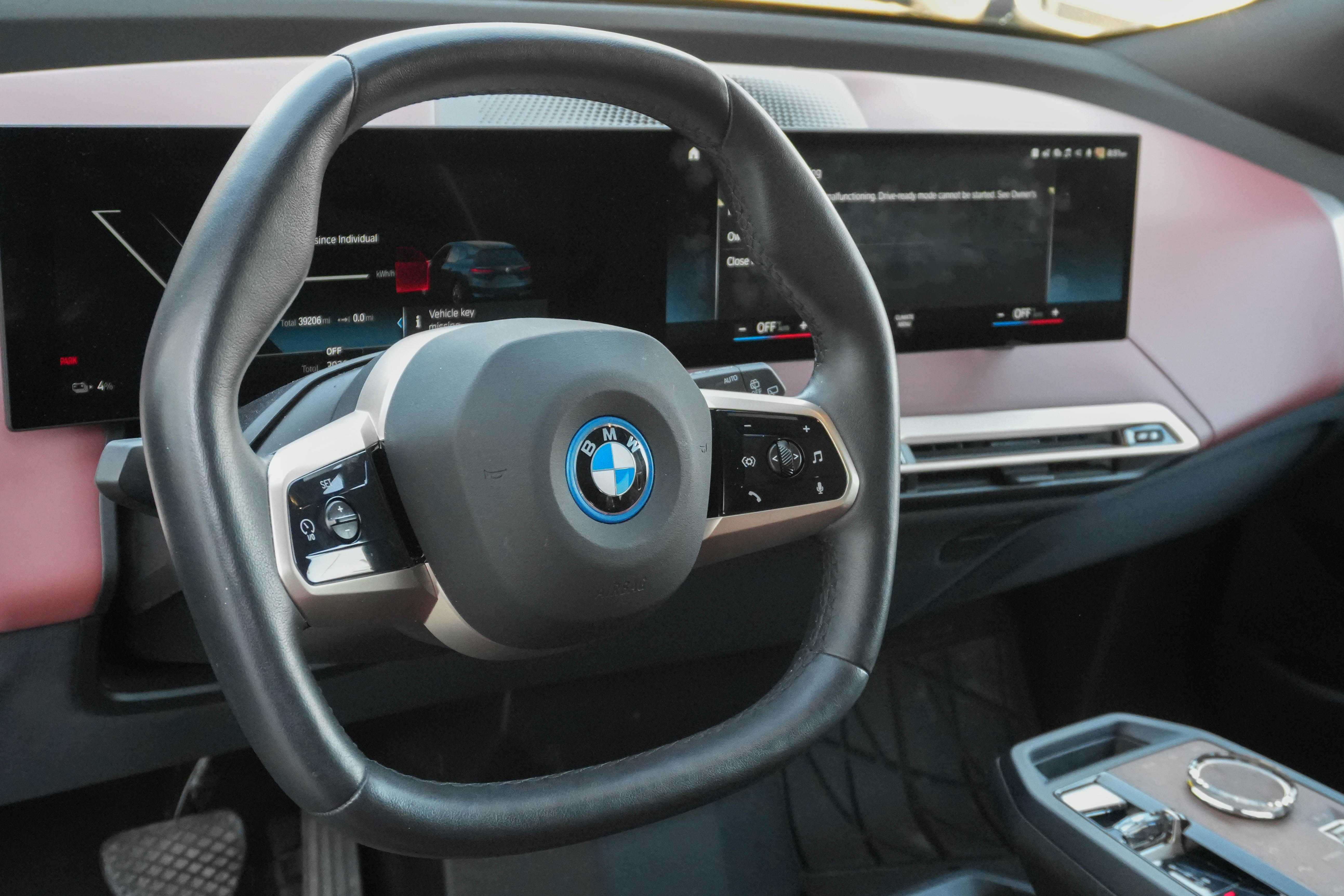 Certified 2023 BMW iX xDrive50 w/ Premium Package AWD/4WD image 7