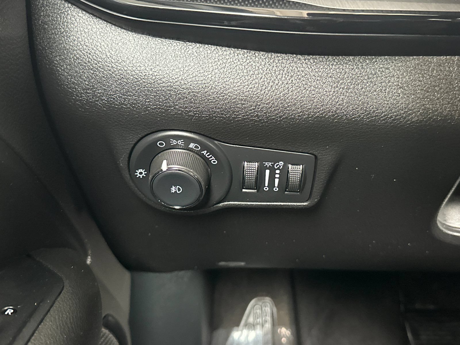 Used 2024 Jeep Compass Trailhawk AWD/4WD image 26
