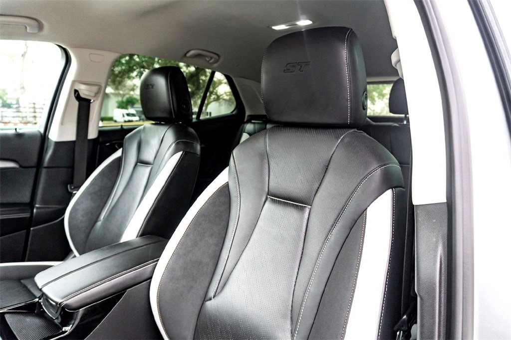 Used 2024 Buick Envision Sport Touring image 13