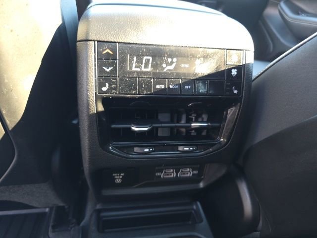 Used 2023 Jeep Grand Cherokee L Limited image 14