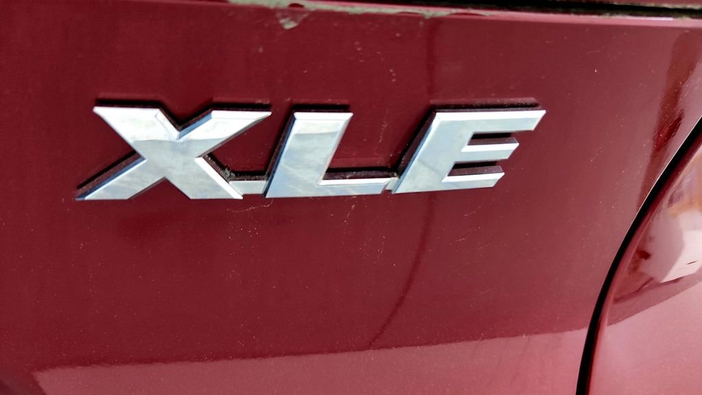 Used 2023 Toyota Venza XLE AWD/4WD image 14